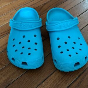 CROCS adult Vibrant Blue Sandals